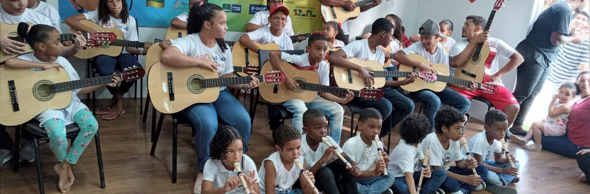 Crianças Tocar e Encantar