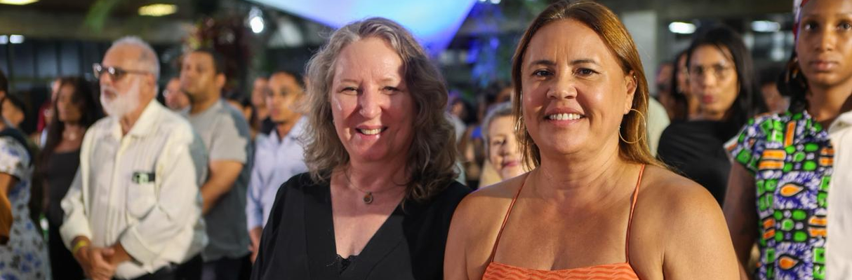 Yara Vasku e Veronica Nonato, coordenadora geral da Flica e outras feiras literárias no interior do estado